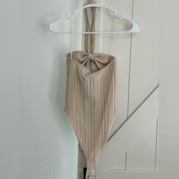 Zara Beige Ribbed Halter Bodysuit NWT - Picture 3 of 4